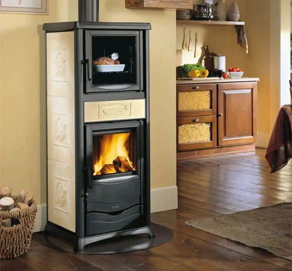Poêle à bois avec four pour la cuisson 9,1 kW Rossella Plus Evo – rouge